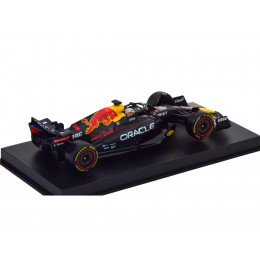 Red Bull Racing RB18 #1 Max Verstappen 