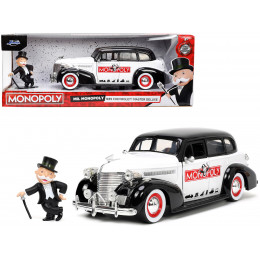 1939 Chevrolet Master Deluxe Black and White 