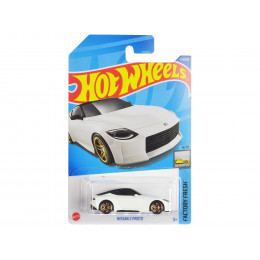 Nissan Z Proto White Metallic with Black Top 