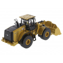 CAT Caterpillar 972 XE Wheel Loader Yellow with Operator 