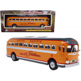 1948 GM PD-4151 Silversides Coach Bus 