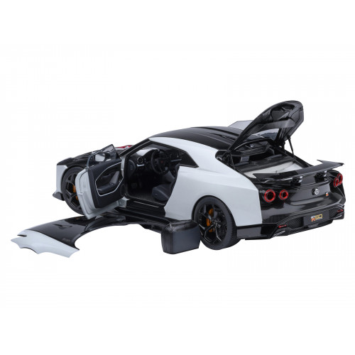 Nissan GT-R50 By ItalDesign Black and White Metallic 1/18 Model Car by Autoart