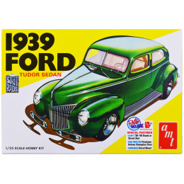 Skill 2 Model Kit 1939 Ford Tudor Sedan 