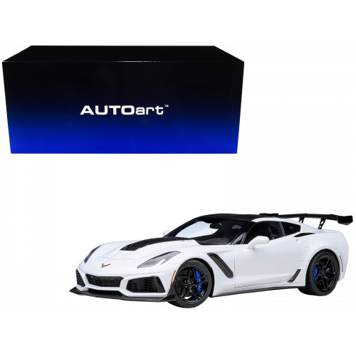 2019 Chevrolet Corvette C7 ZR1 Arctic White with Carbon Top 1/18 Model Car by Autoart