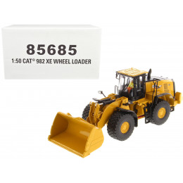 CAT Caterpillar 982 XE Wheel Loader Yellow with Operator 