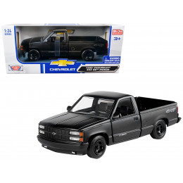 1992 Chevrolet 454 SS Pickup Truck Matt Black 1/24 Diecast Model Car by Motormax