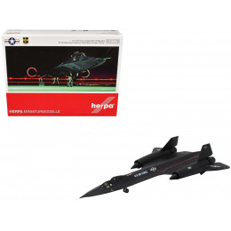 Lockheed SR-71B Blackbird Stealth Aircraft 