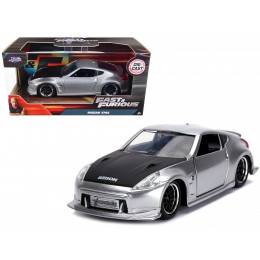 Nissan 370Z Silver with Black Hood 