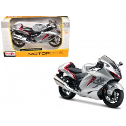 2022 Suzuki Hayabusa Silver Metallic 1/12 Diecast Motorcycle Model by Maisto