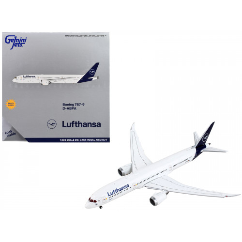 Boeing 787-9 Commercial Aircraft with Flaps Down 