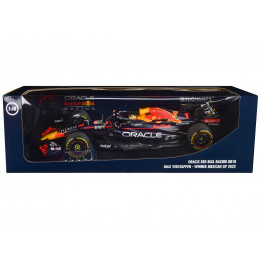 Red Bull Racing RB18 #1 Max Verstappen 
