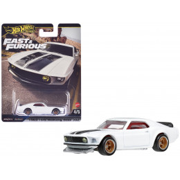 1969 Ford Mustang Boss 302 White with Black Stripes 
