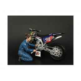 Mechanic Chole Figurine for 1/12 Scale Motorcycle Models by American Diorama