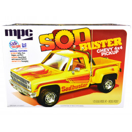 Skill 2 Model Kit 1981 Chevrolet 4x4 Stepside Pickup Truck 